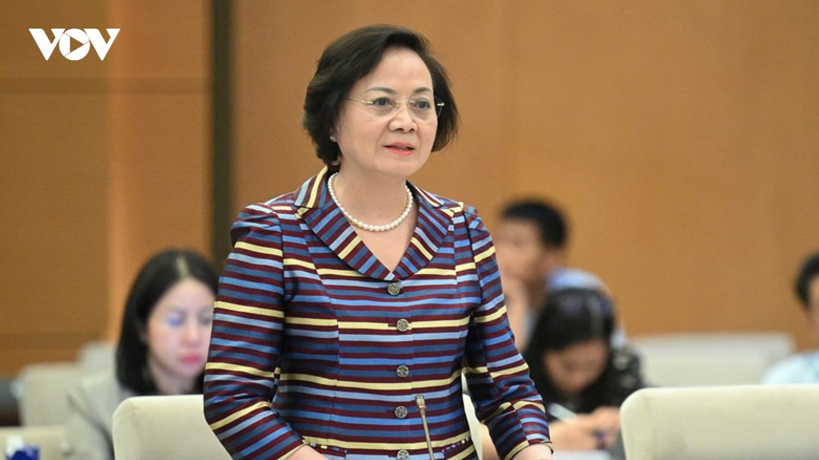 Đề xuất ký hợp đồng với doanh nhân, chuyên gia làm nhiệm vụ công chức lãnh đạo