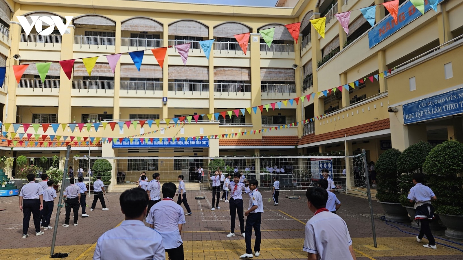 Long An dự kiến miễn học phí cho cả trường ngoài công lập