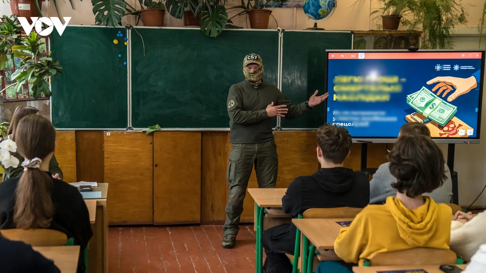 Ukraine dạy học sinh đối phó với điệp viên của tình báo Nga