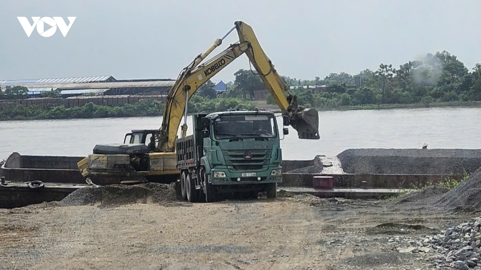 Xử lý triệt để vi phạm khai thác cát trái phép tại Nam Định