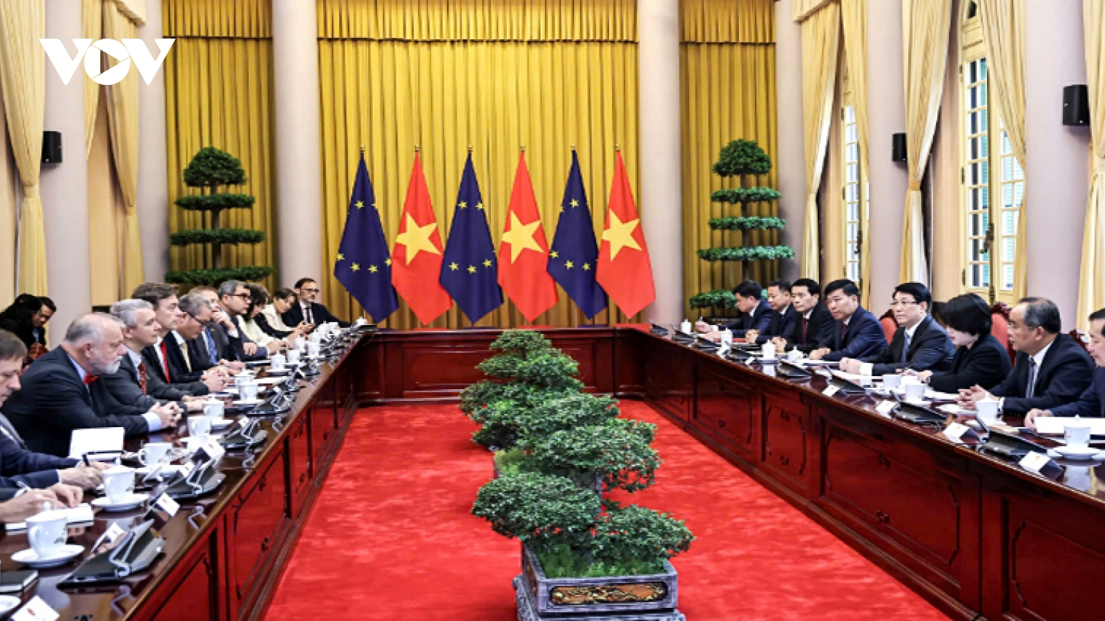 EU and Vietnam vow to foster partnership to new heights