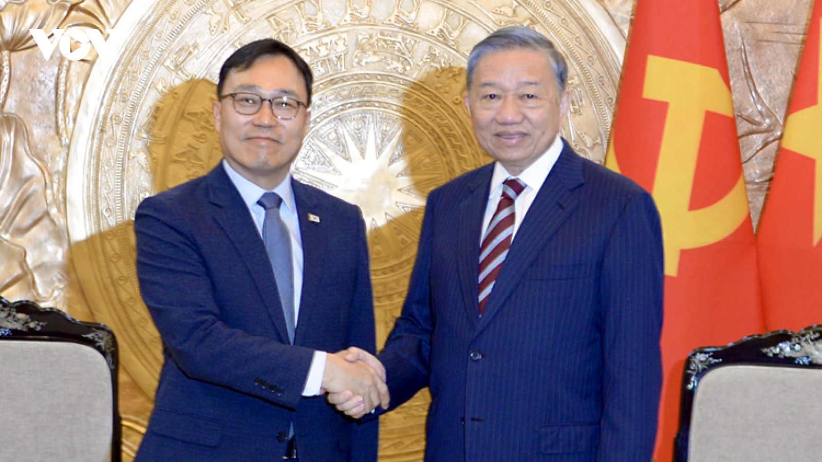 Vietnam desires to work closely with new RoK government