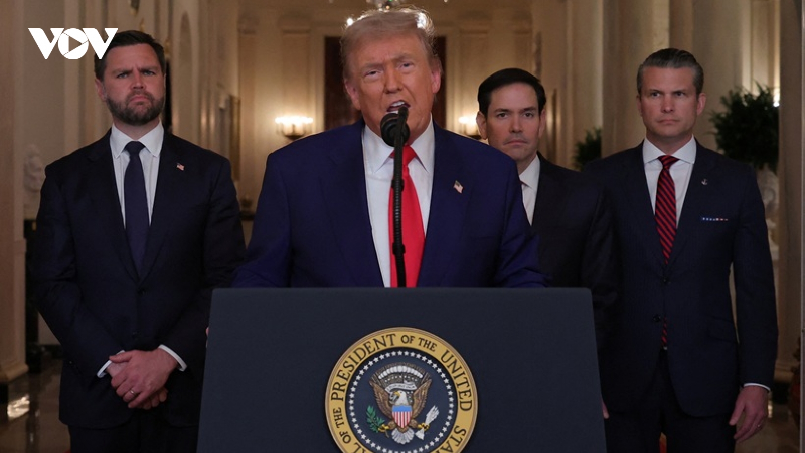 Tổng thống Trump để ngỏ khả năng thay đổi chính quyền Iran sau loạt không kích