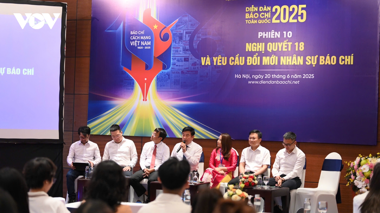 Tinh gọn bộ máy không chỉ là cắt giảm mà còn là yêu cầu đổi mới toàn diện