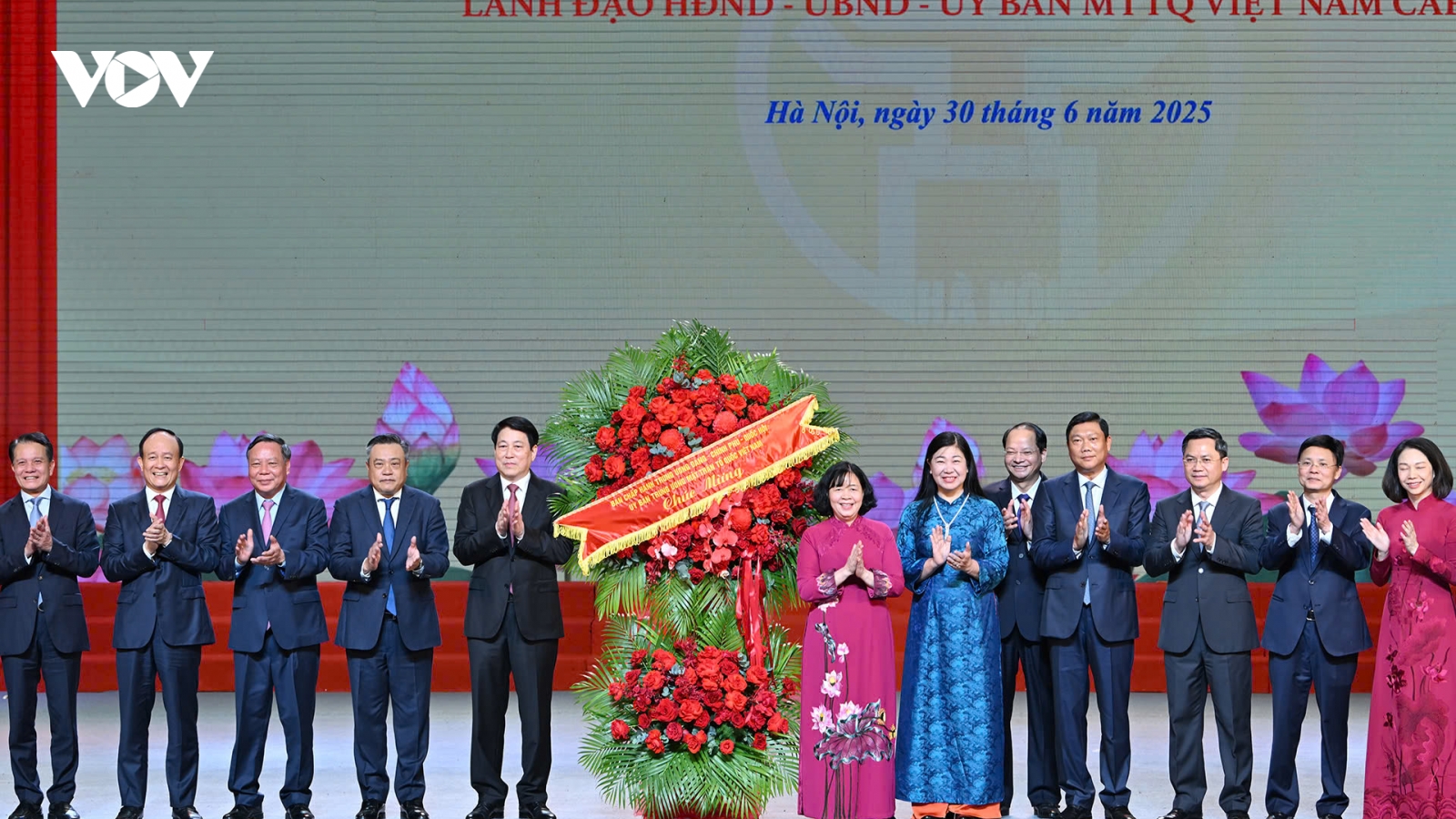 Chủ tịch nước dự Lễ công bố nghị quyết, quyết định về sắp xếp đơn vị hành chính của Hà Nội