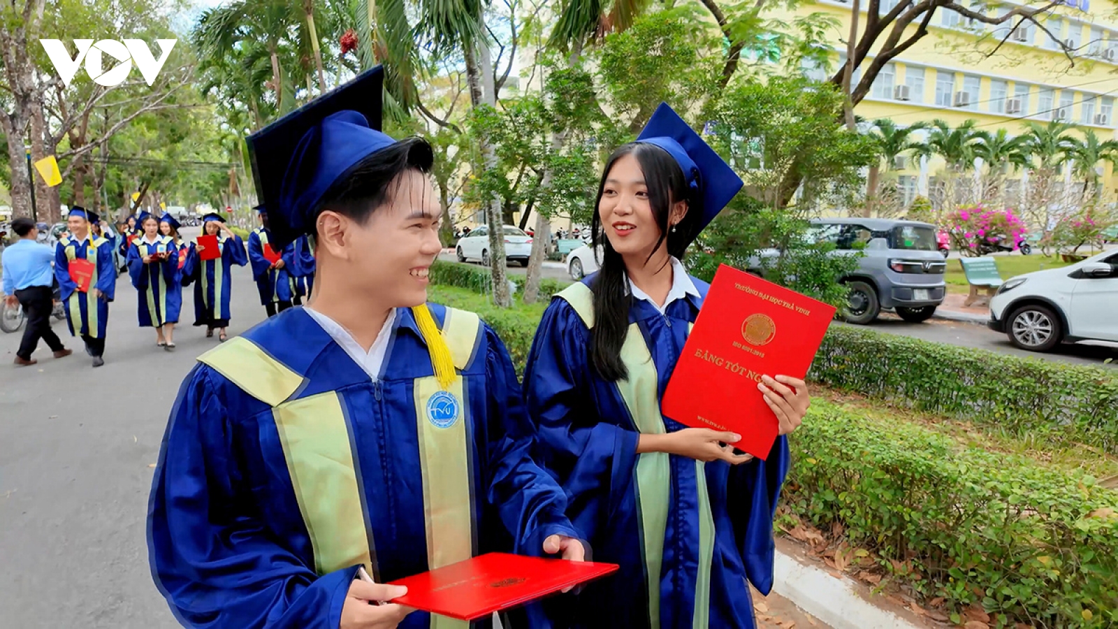 Trà Vinh: 558 tân cử nhân Đại học Trà Vinh nhận bằng tốt nghiệp năm 2025