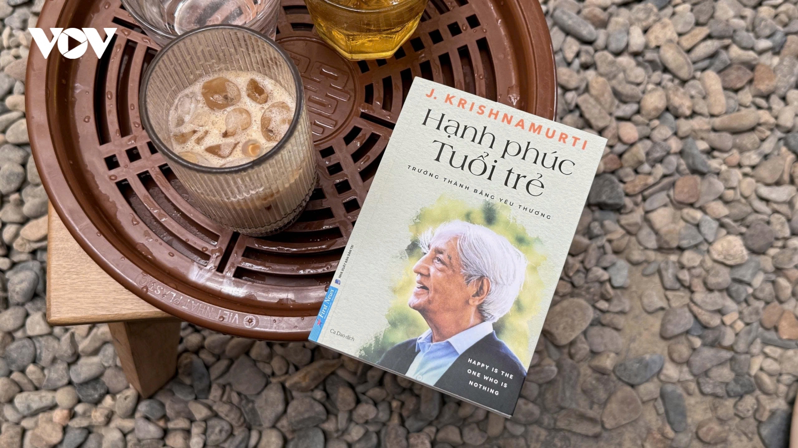 “Hạnh phúc Tuổi trẻ”: Cuốn sách nhỏ gói trọn chân lý lớn về tự do và yêu thương