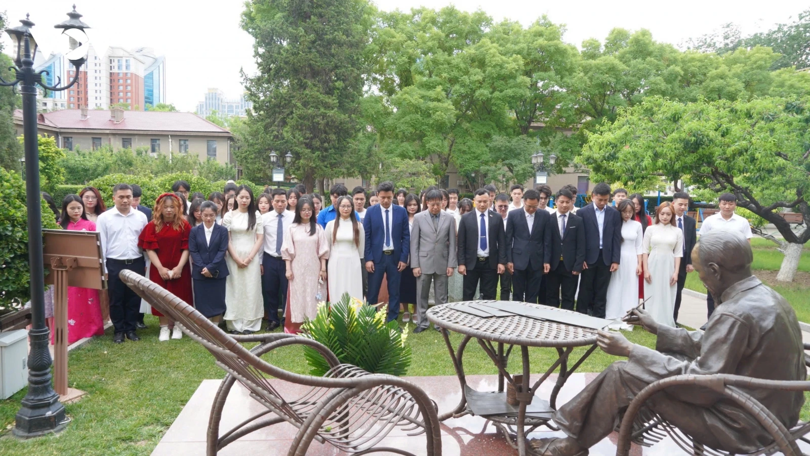 Lưu học sinh Việt Nam tại Bắc Kinh với vai trò là “nhịp cầu hữu nghị” Việt - Trung