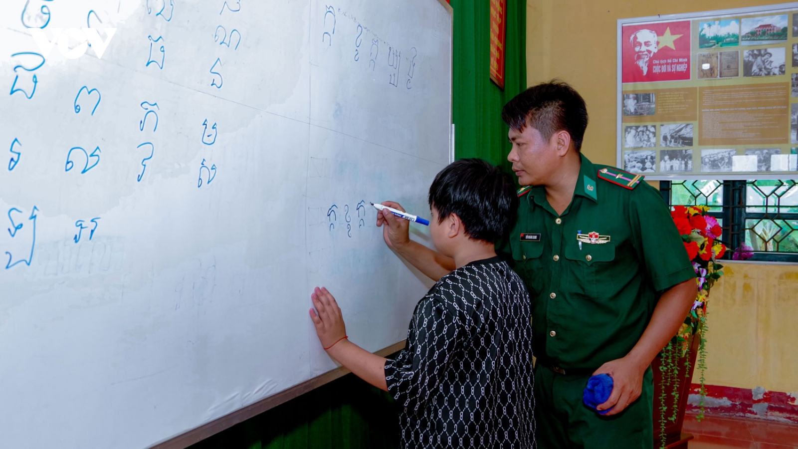 BĐBP Sóc Trăng mở lớp dạy chữ Khmer cho học sinh khu vực biên giới biển
