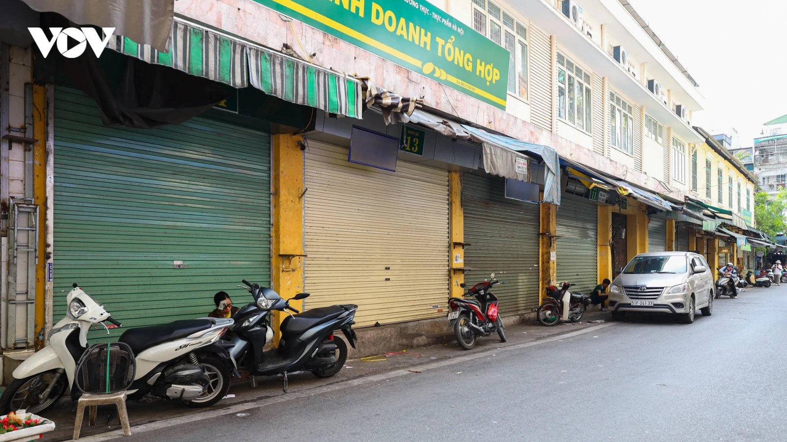 Bỏ thuế khoán: Đằng sau những cánh cửa đóng kín