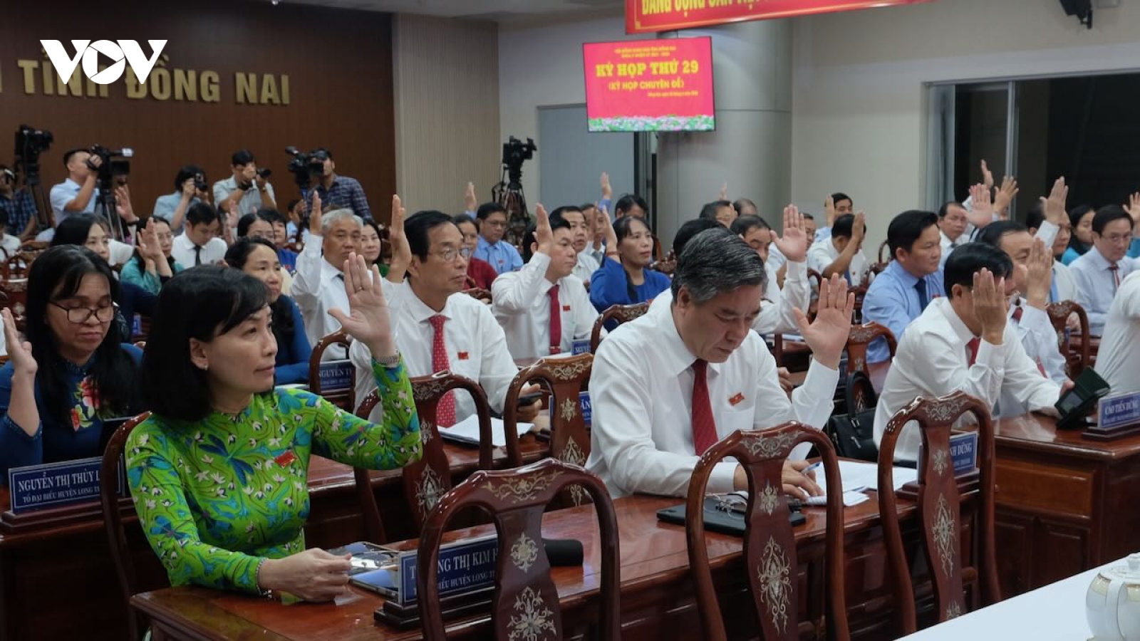 Đồng Nai hỗ trợ 6 tháng tiền ăn, ở cho cán bộ Bình Phước qua làm việc
