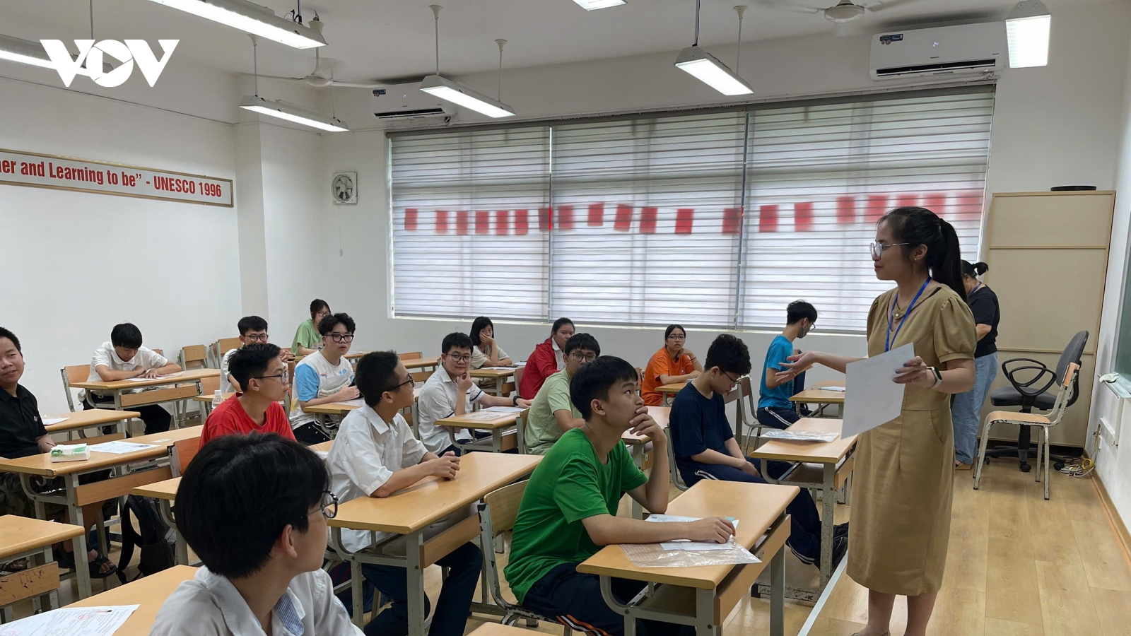Sĩ tử Hà Nội trước giờ thi vào lớp 10: Ôn tập đều để đạt kết quả tối đa cho 3 môn
