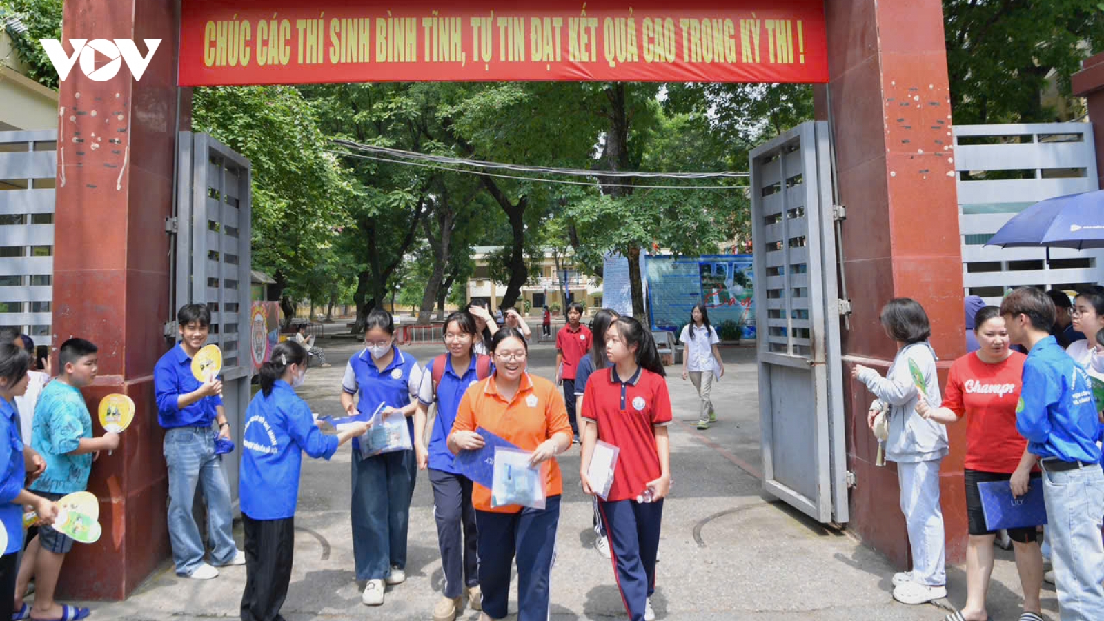 Thí sinh Hà Nội hoàn thành môn thi cuối cùng của kỳ thi vào 10