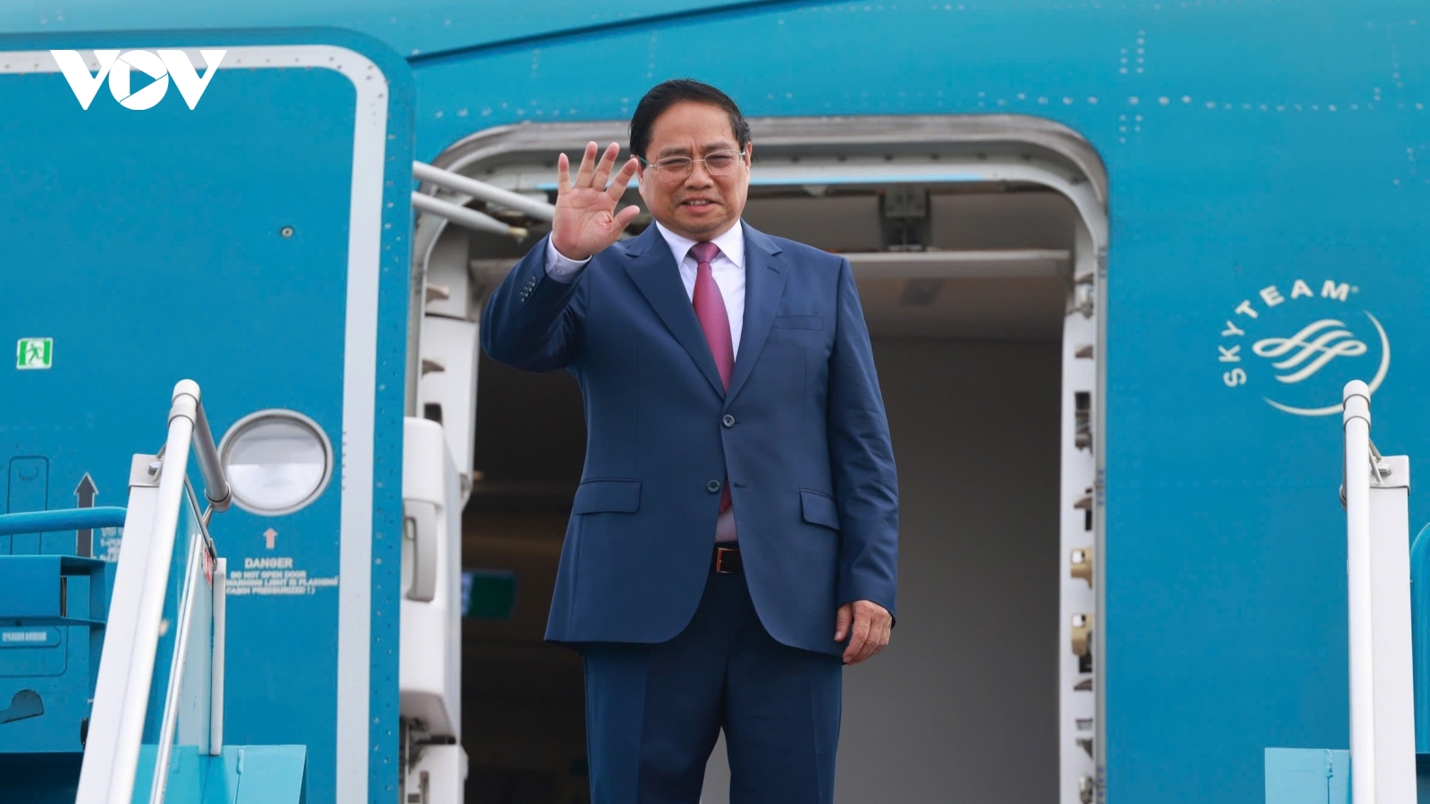 Thủ tướng Phạm Minh Chính đến Trung Quốc dự Hội nghị WEF Thiên Tân 2025