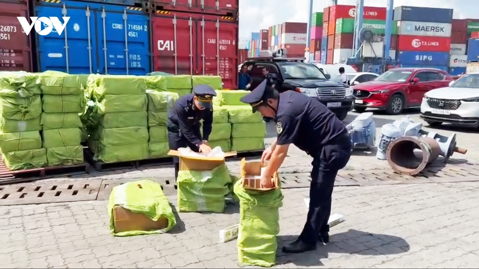 Hải quan triệt phá thành công 2 vụ buôn lậu, thu giữ lượng lớn thuốc lá và ma túy