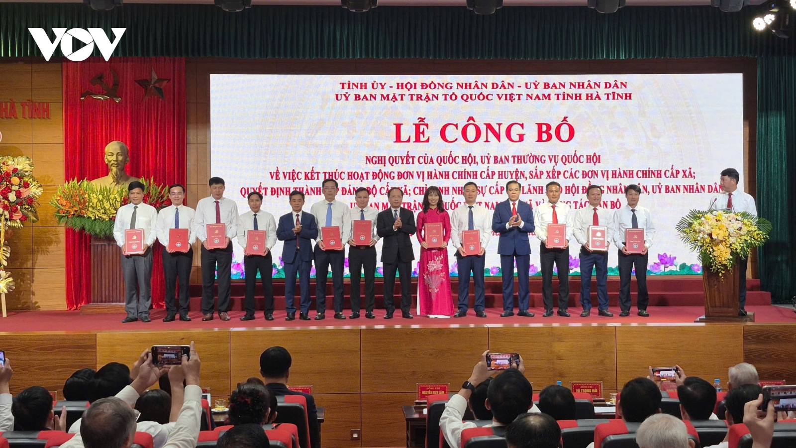 Hà Tĩnh công bố bộ máy, nhân sự 69 xã, phường mới