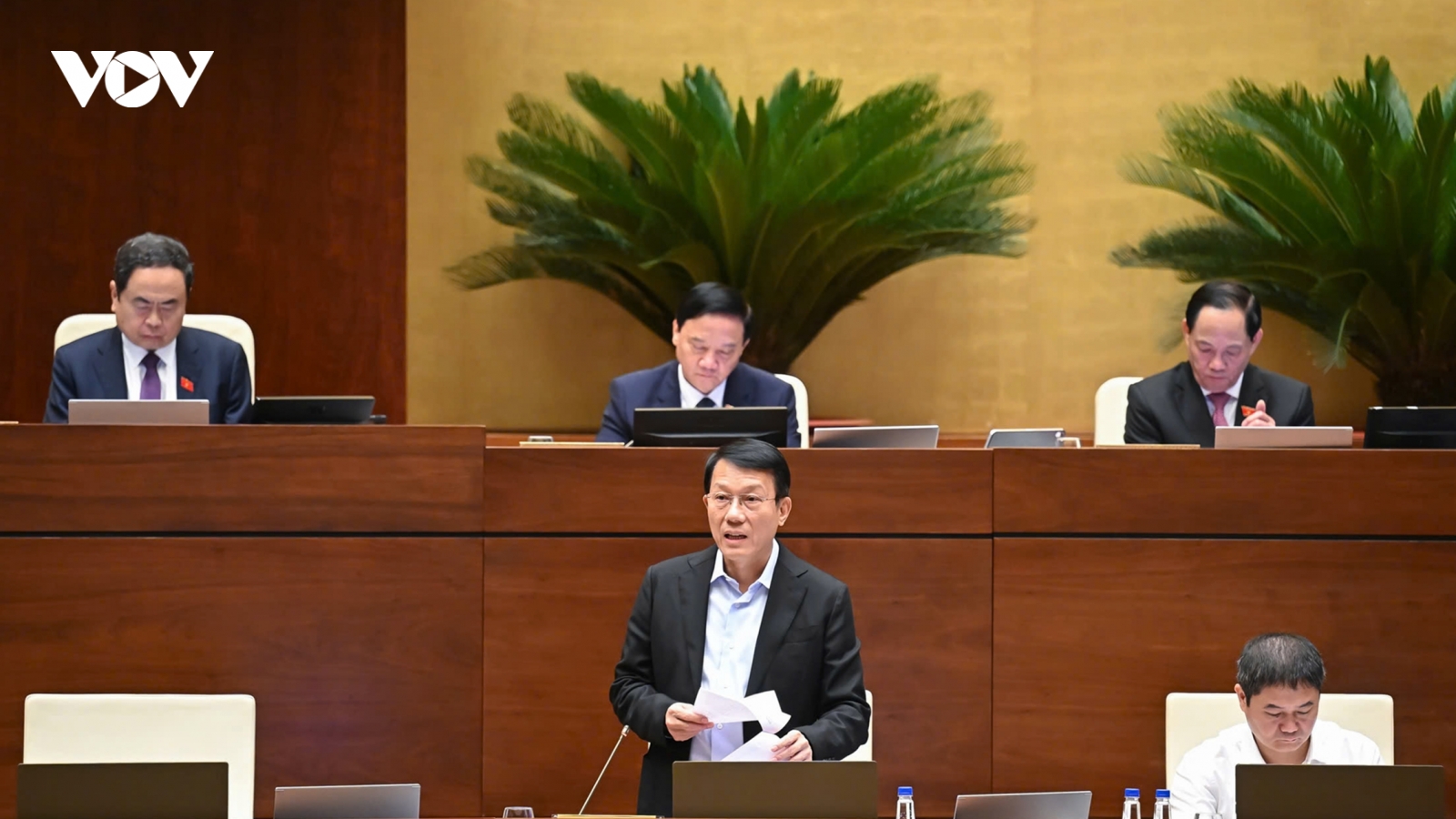 "Hợp tác quốc tế để truy bắt hiệu quả tội phạm trốn ra nước ngoài"