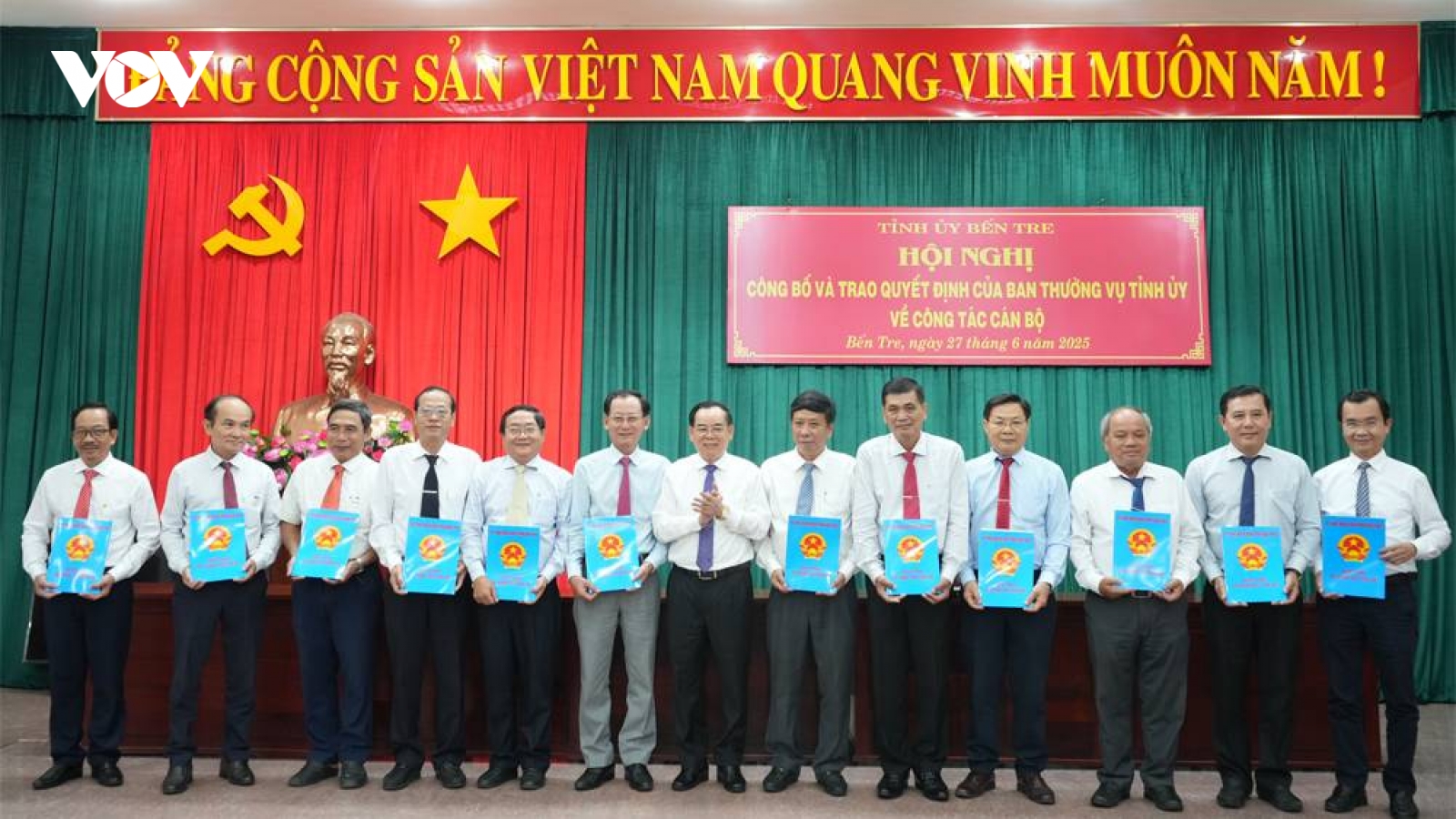 Sáp nhập tỉnh, nhiều cán bộ chủ chốt tỉnh Bến Tre nghỉ hưu trước tuổi