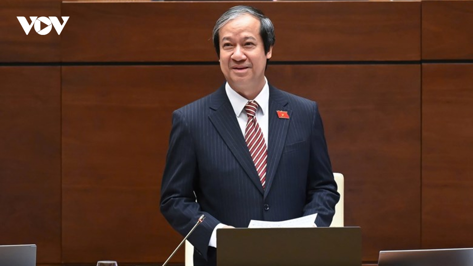 Bộ trưởng Bộ GD-ĐT trả lời chất vấn trước Quốc hội