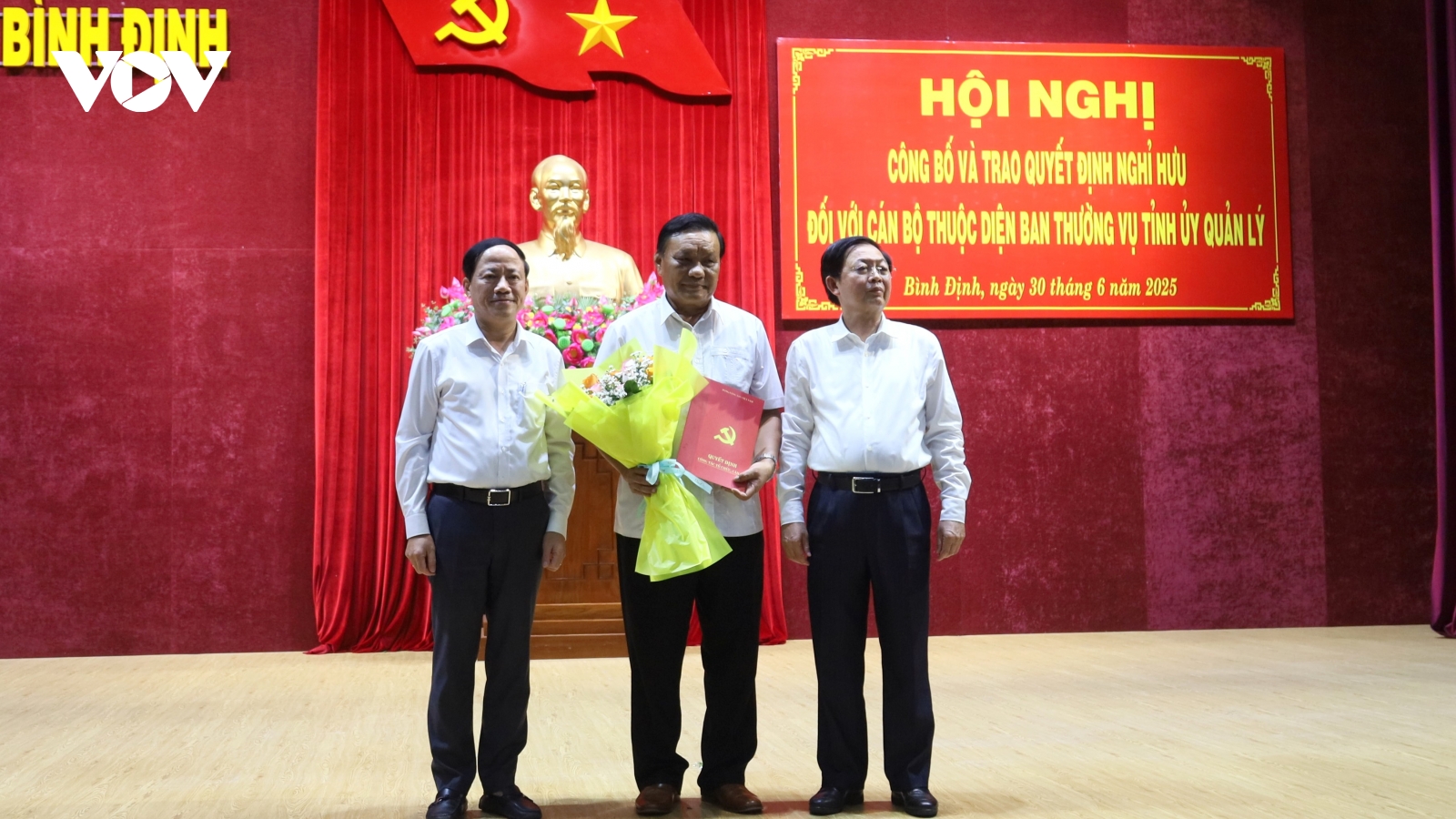 Phó Bí thư Thường trực Tỉnh ủy Bình Định nghỉ hưu trước tuổi