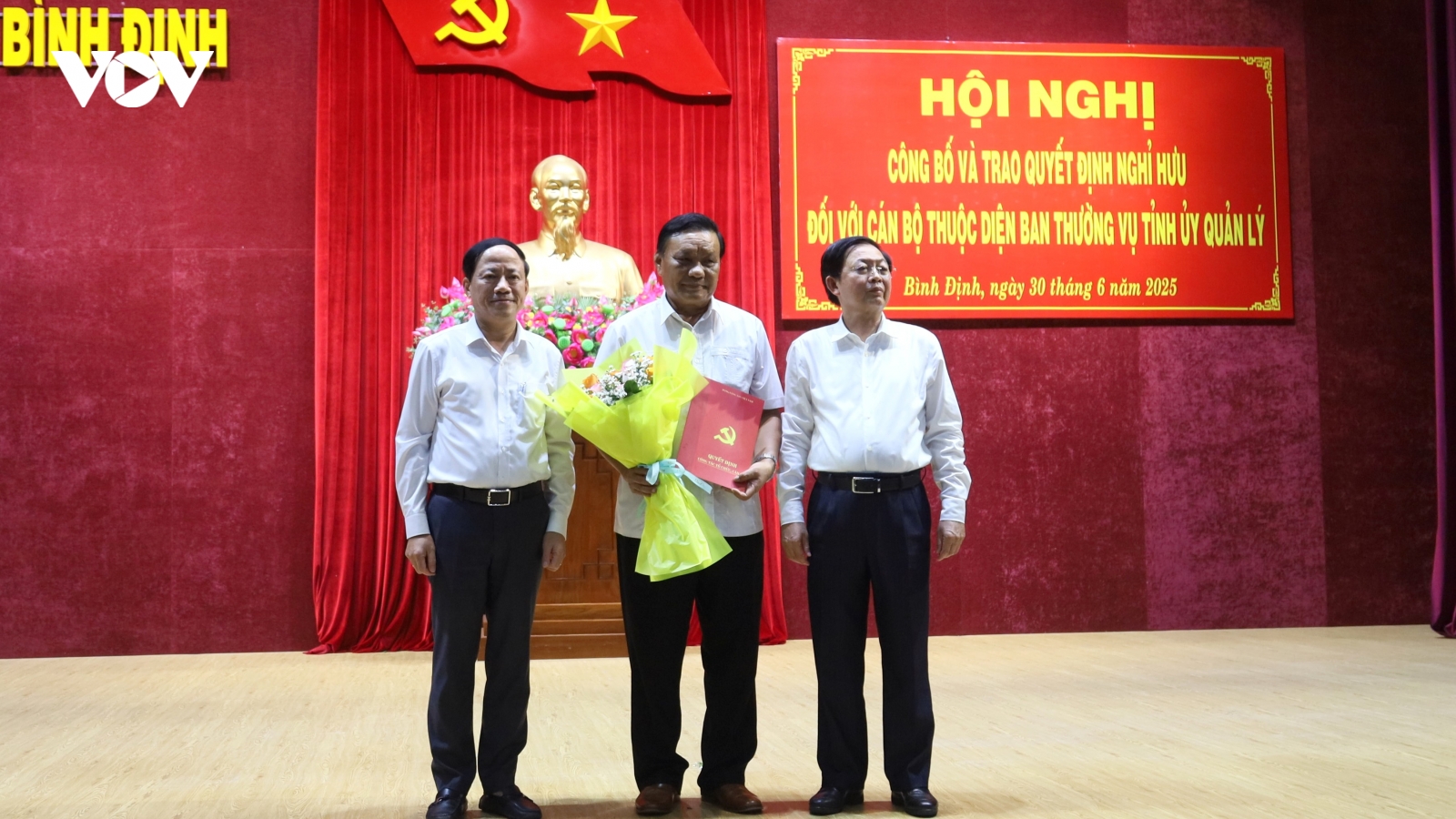 Phó Bí thư Thường trực Tỉnh ủy Bình Định nghỉ hưu trước tuổi