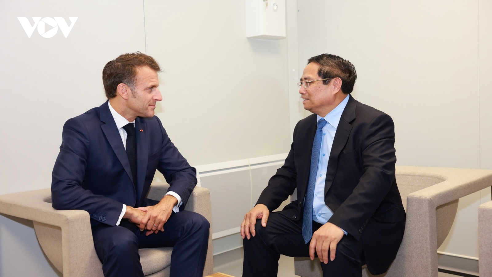 Thủ tướng Phạm Minh Chính hội kiến Tổng thống Pháp Emmanuel Macron