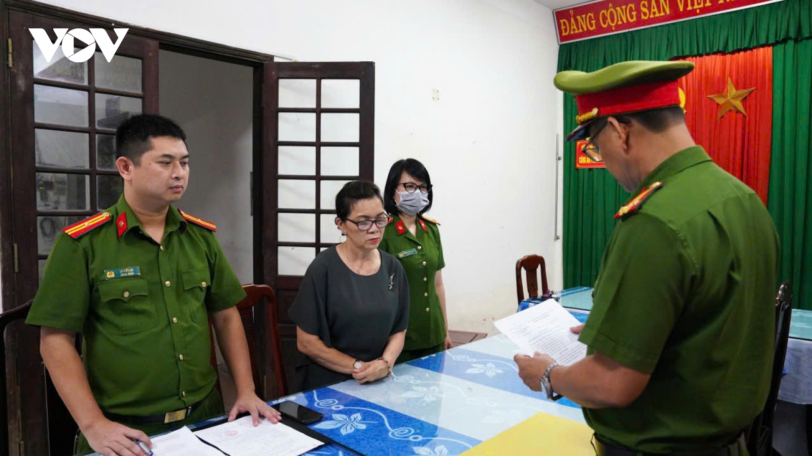 Khởi tố đối tượng dùng đậu nành, hạt bắp và phụ gia sản xuất cà phê giả