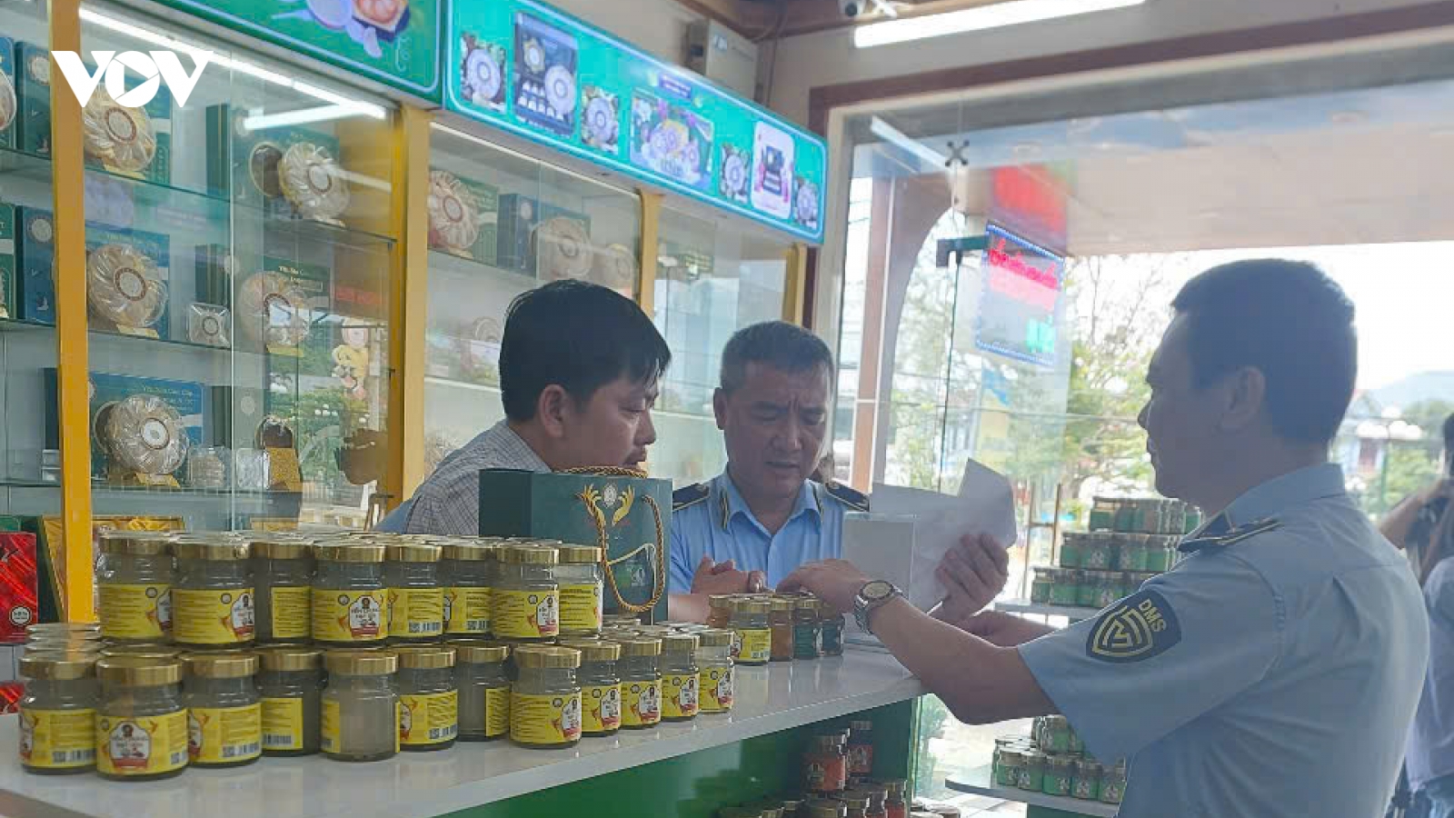 Phát hiện hơn 23.000 lọ yến sào nghi không đảm bảo chất lượng ở Phú Thọ