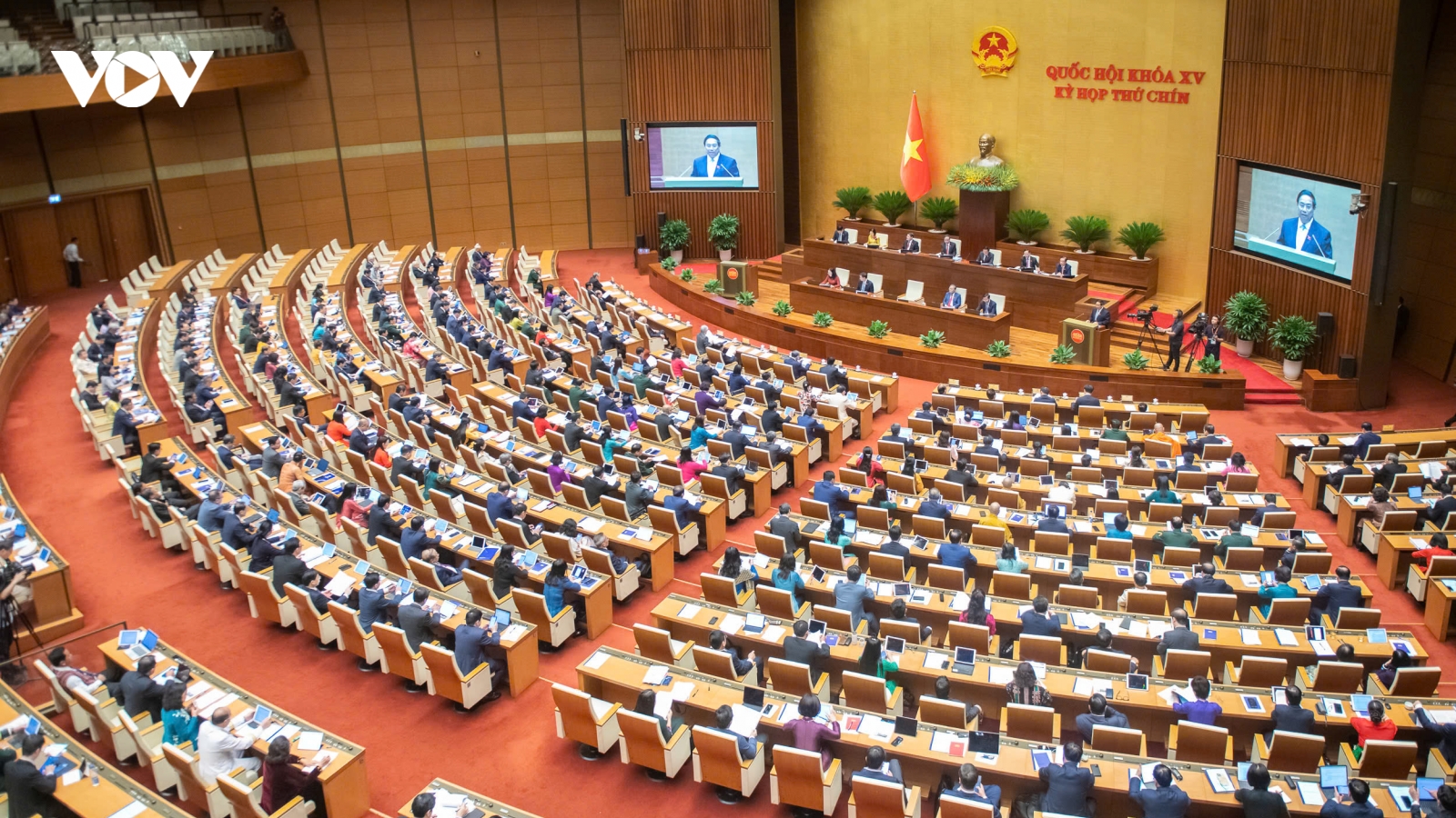 Quốc hội thông qua Luật Ngân sách mới: Tăng thêm quyền cho Thủ tướng và địa phương