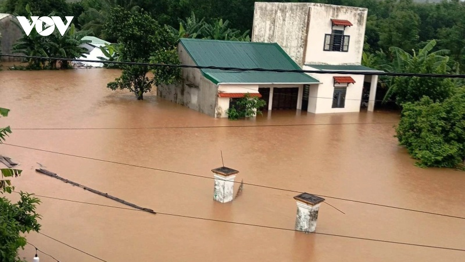 Mưa lớn, thủy điện xả lũ khiến nhiều nơi ở Quảng Nam ngập sâu