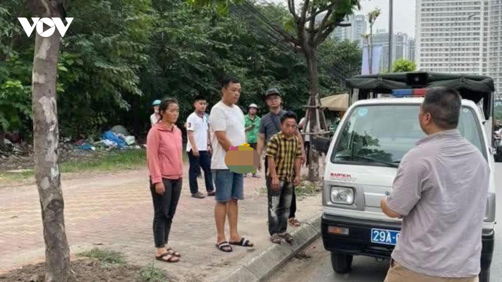 Dựng lại hiện trường vụ "lừa đảo" gần 5 triệu đồng tiền taxi và xe ôm ở Hà Nội