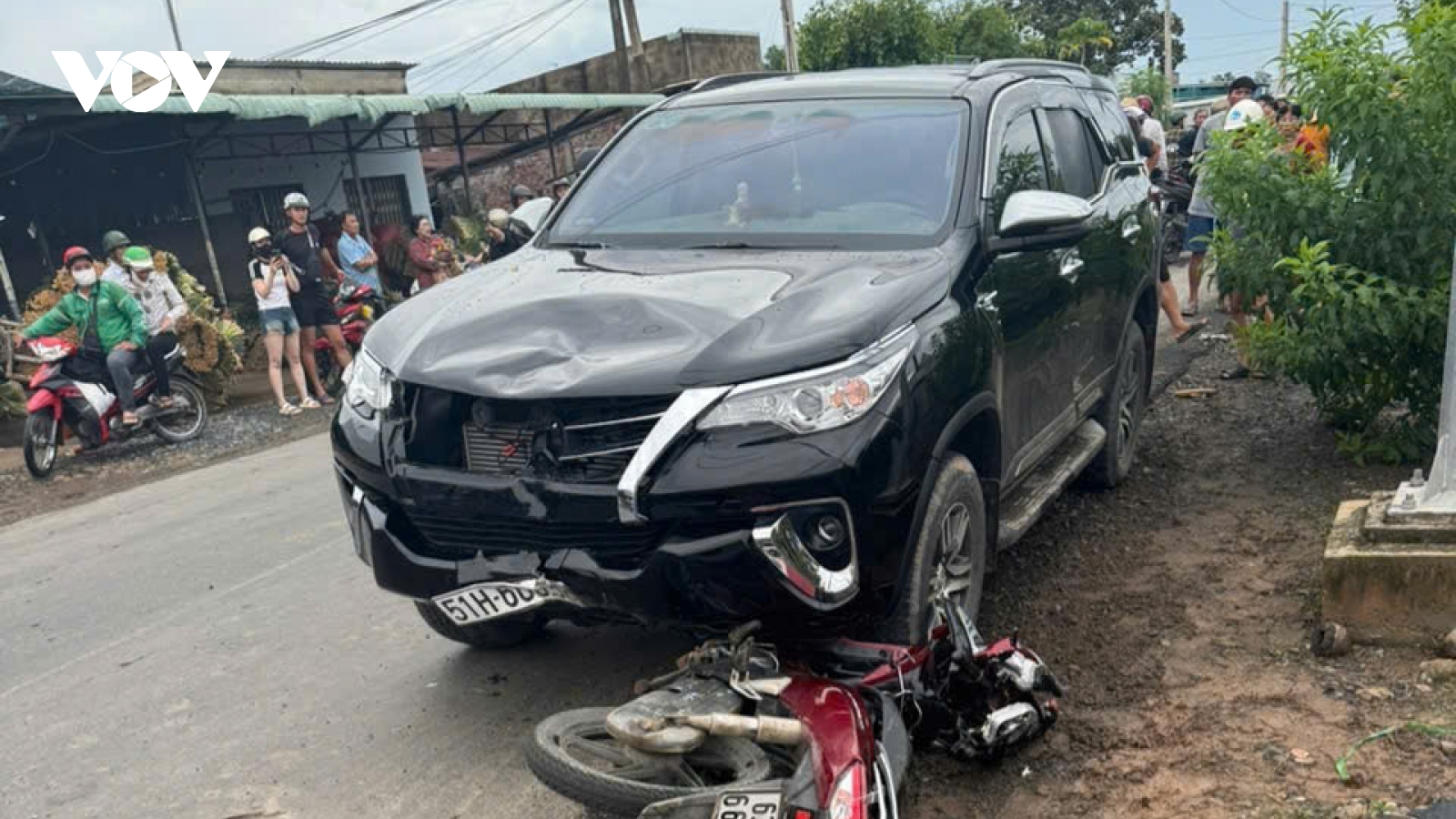 Tai nạn liên hoàn làm 3 người thương vong ở Tiền Giang