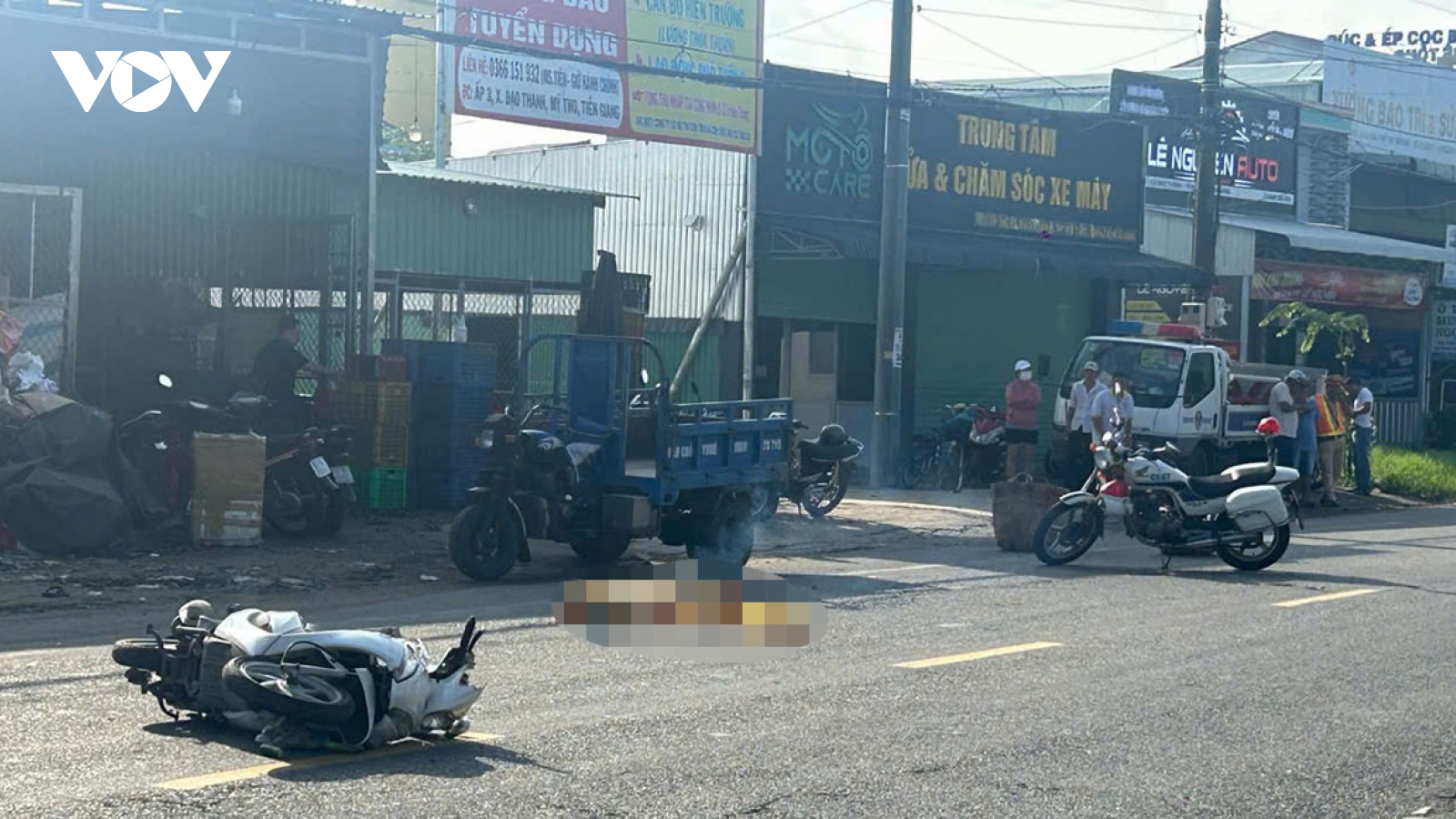 Tiền Giang: Mô tô tông vào xe ba gác, một người tử vong tại chỗ