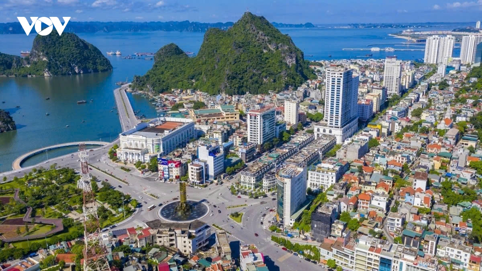 Đơn vị hành chính hai cấp: Giữ lại thành phố, thị xã là vẫn còn cấp trung gian