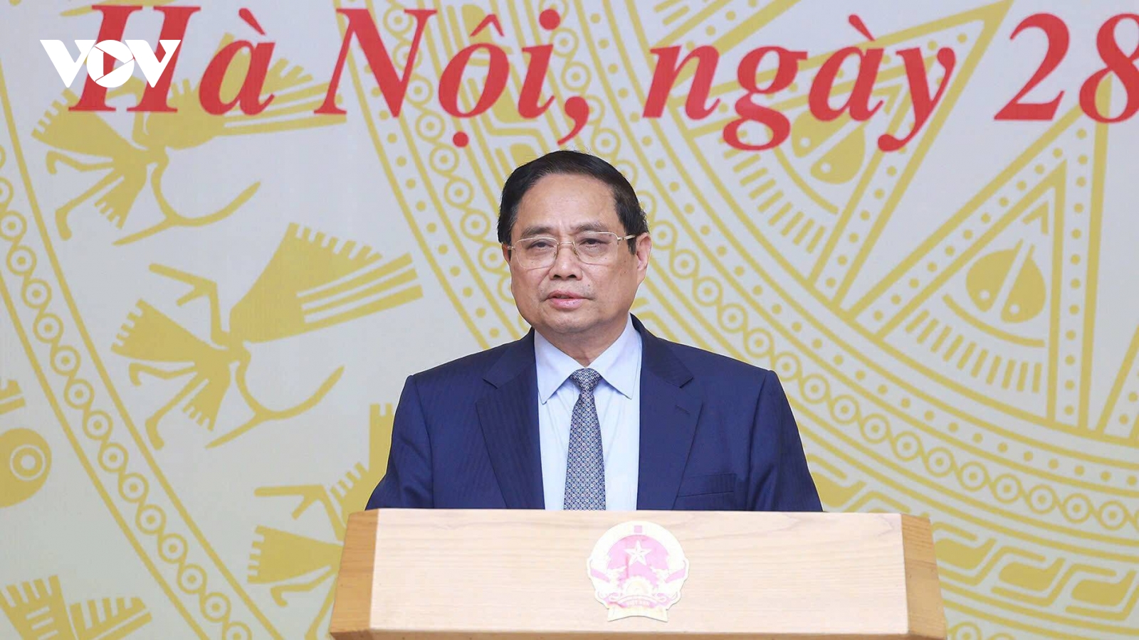 Nghiên cứu phát động phong trào toàn dân thi đua xây dựng, phát triển đất nước