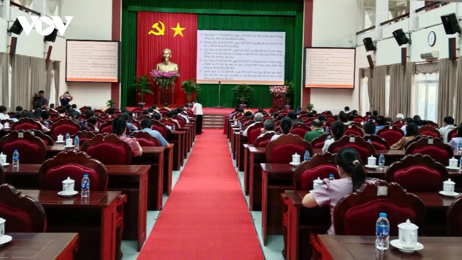 Vĩnh Long công bố danh sách bí thư và chủ tịch UBND 35 xã mới