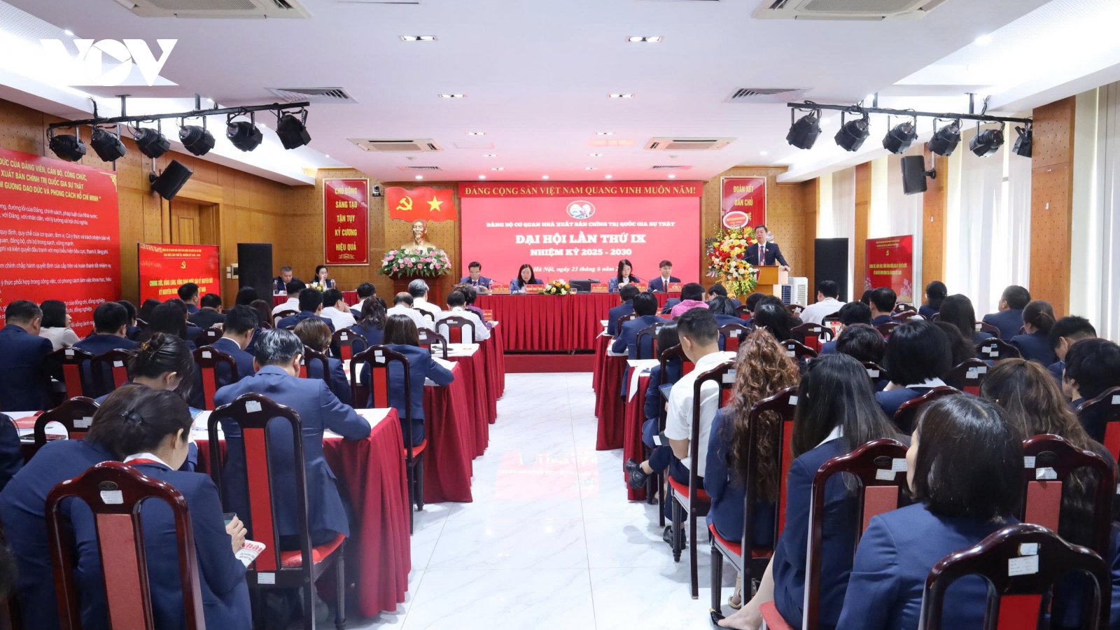 Đại hội lần thứ IX Nhà xuất bản Chính trị quốc gia Sự thật