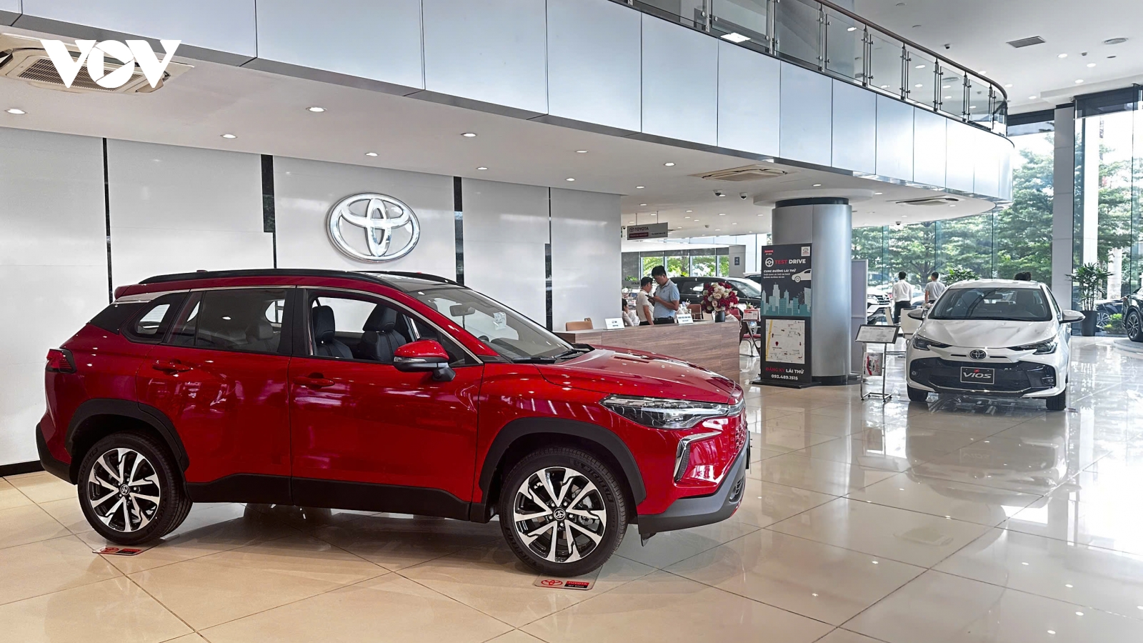 Toyota bán ra hơn 8.000 xe trong tháng cuối năm 2025