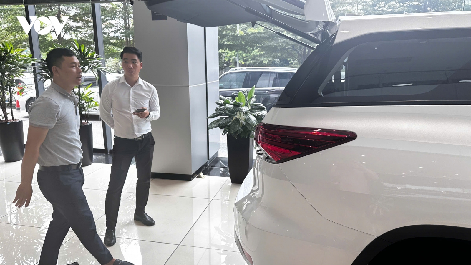 Thị trường ô tô Việt tăng trưởng mạnh trong tháng 10/2025