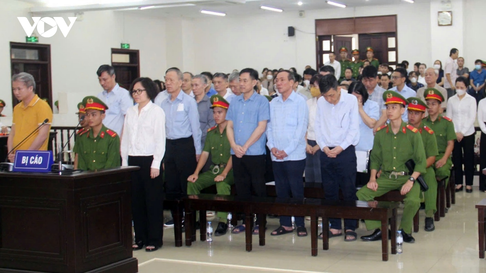 Bị cáo Trịnh Văn Quyết xin thay đổi hình phạt tù sang phạt tiền với một tội danh