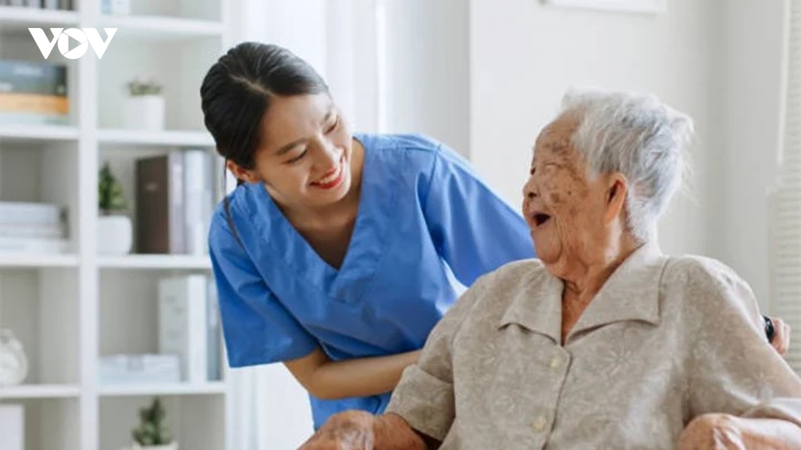Đưa mẹ vào viện dưỡng lão mỗi tháng hơn 20 triệu đồng, sao lại nói tôi bất hiếu?
