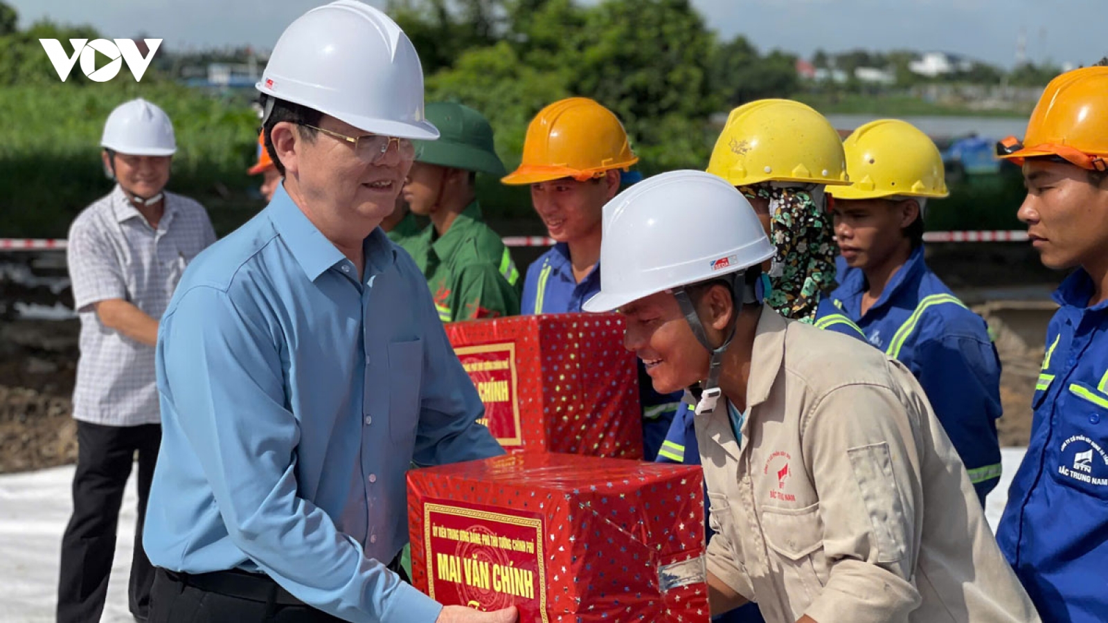 Phó Thủ tướng đốc thúc tiến độ cầu Bình Gởi thuộc Vành đai 3 TP.HCM