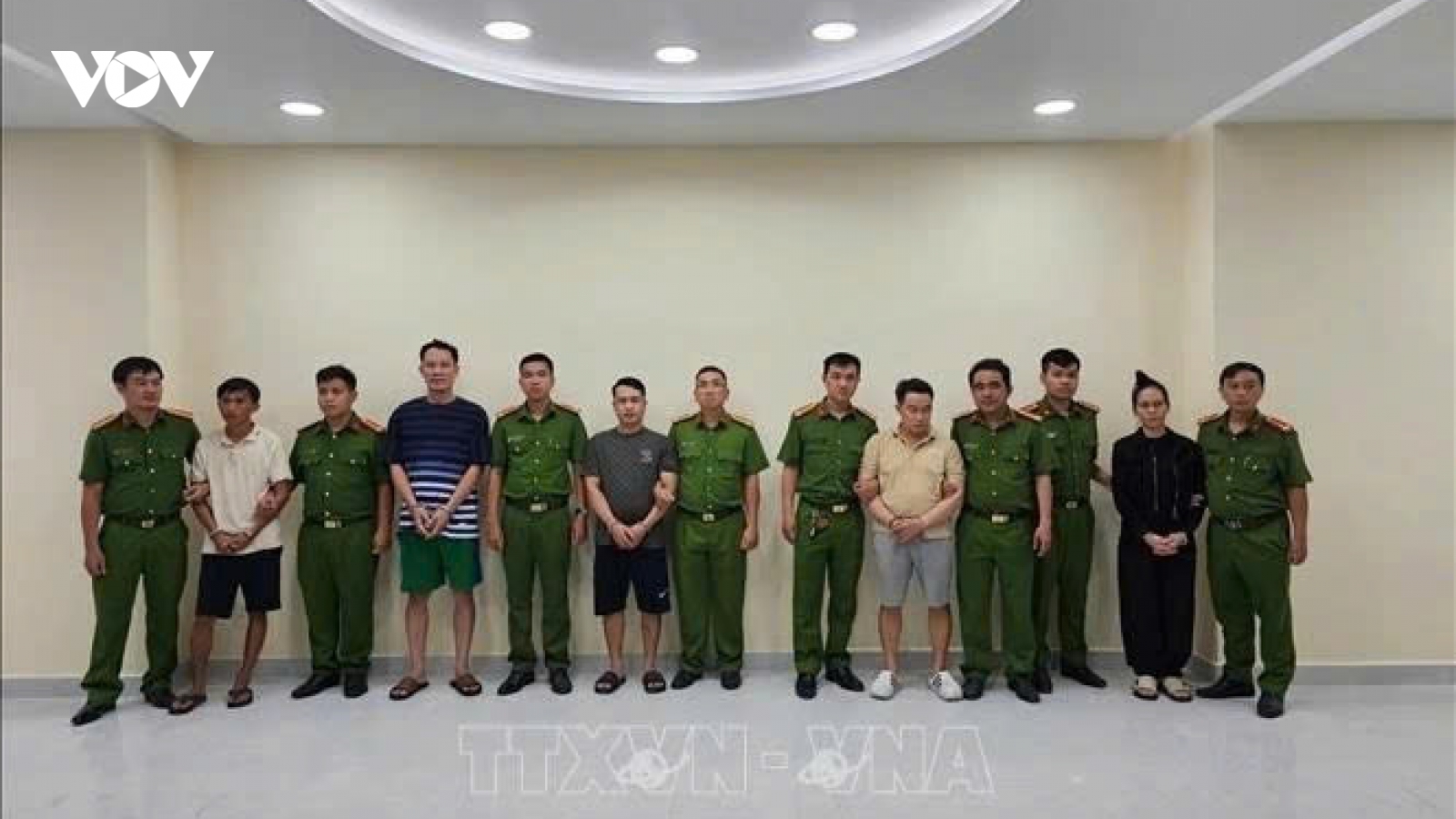 Nóng 24h: Thủ đoạn “phù phép” dầu nhớt giả của nhóm đối tượng tại TP.HCM
