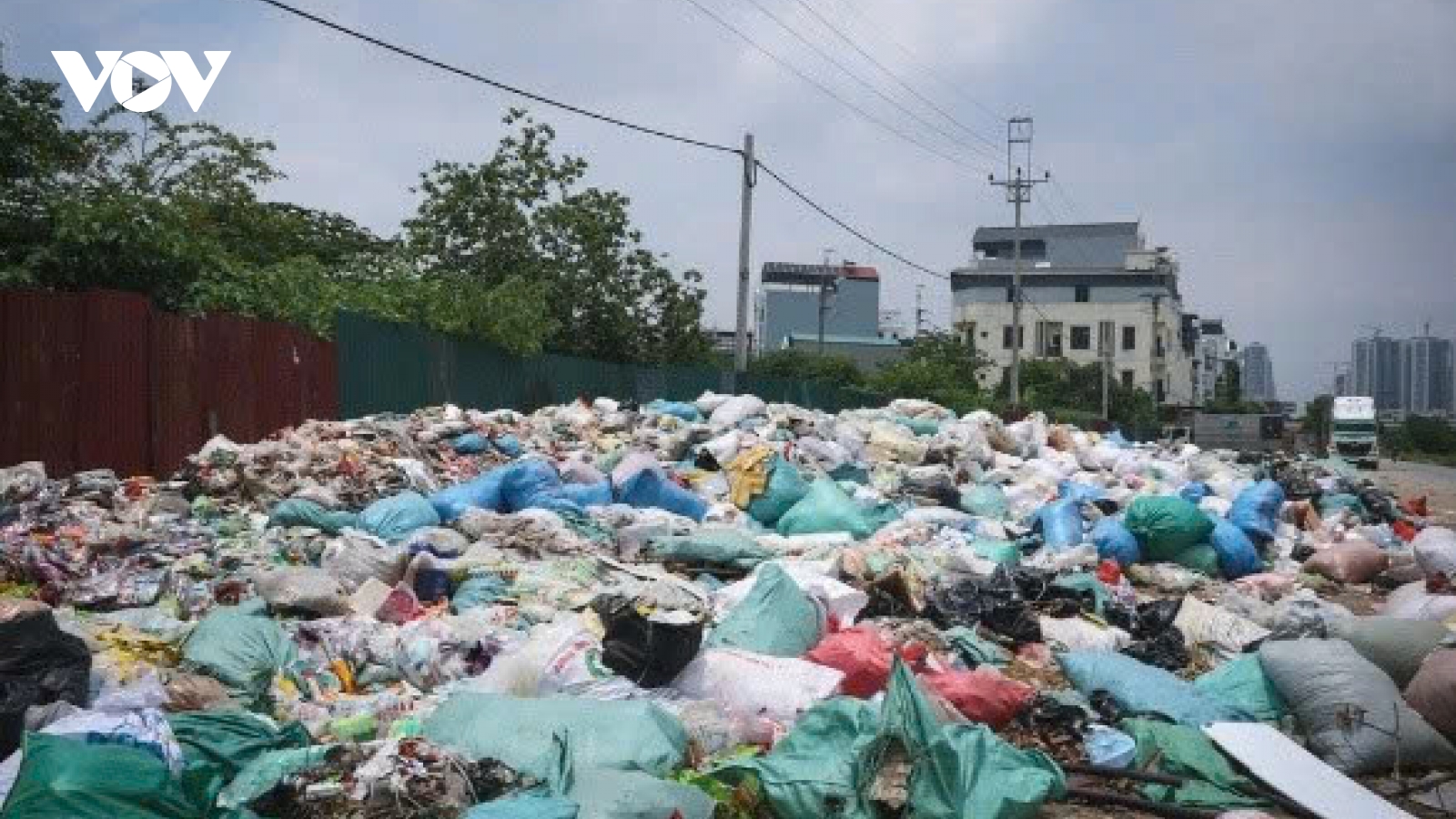 Hà Nội kiểm tra việc xử lý về vệ sinh môi trường tại xã La Phù