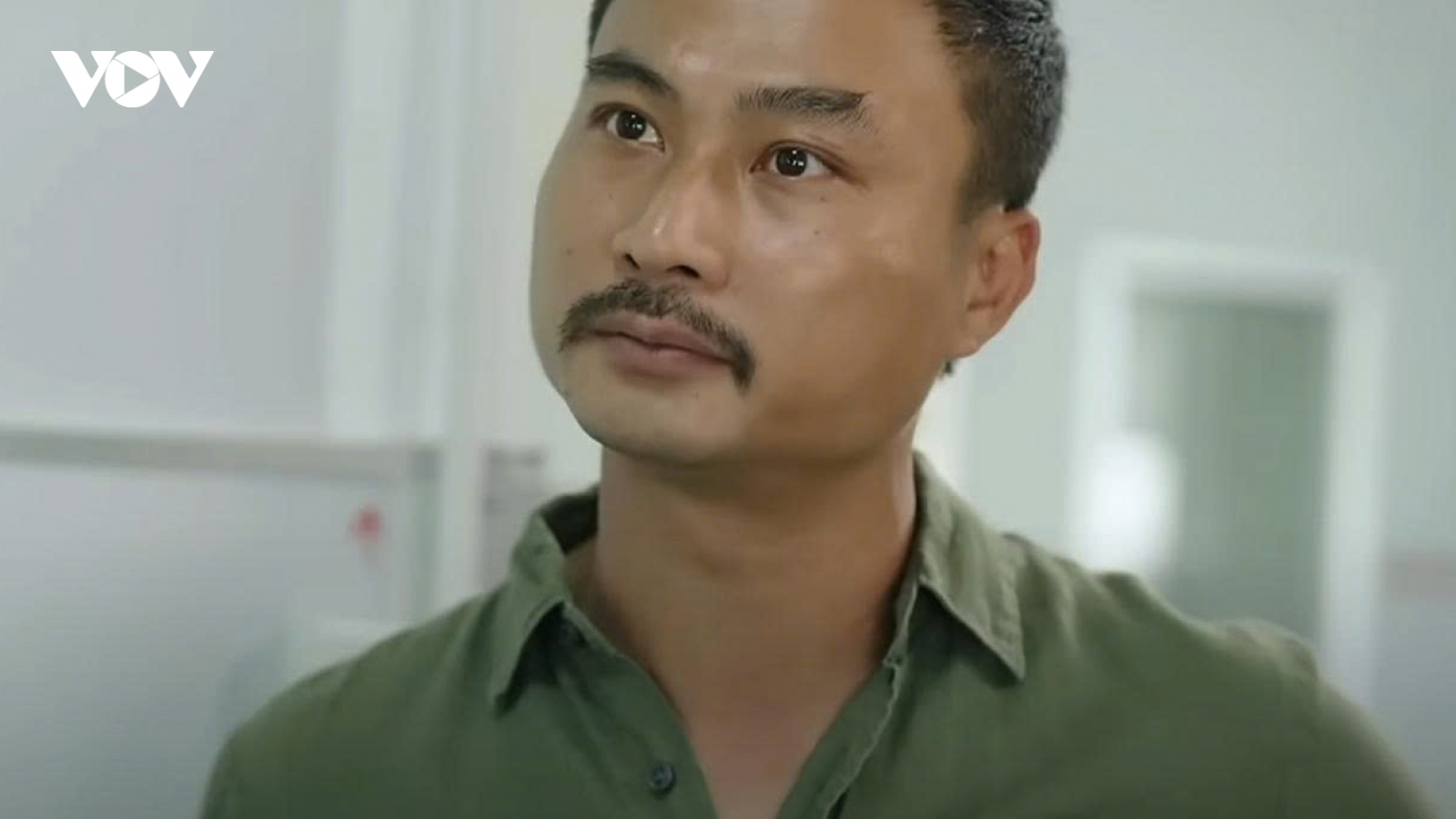 "Dịu dàng màu nắng" tập 17: Bắc cãi nhau với sếp Phong, đòi trả lại phong bì