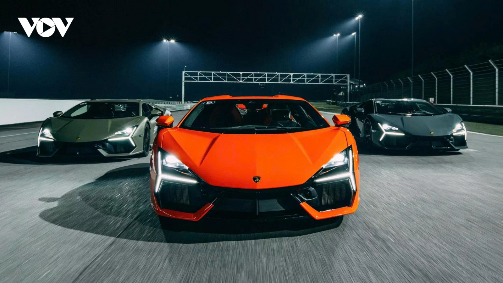Lamborghini sắp trình làng mẫu xe mạnh nhất lịch sử phát triển của hãng