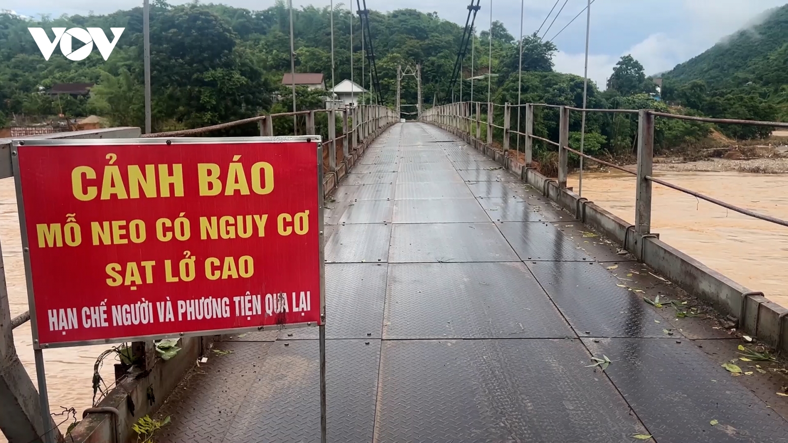 Ẩn họa cầu treo Xốp Nhị ở vùng lũ Nghệ An