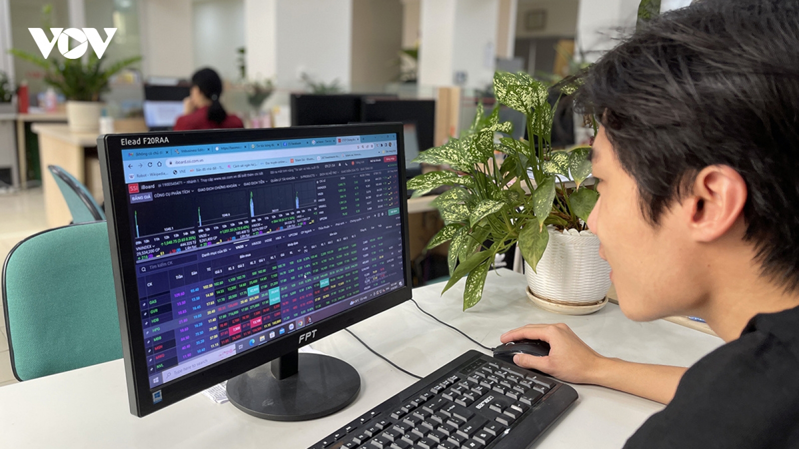 Thị trường chứng khoán liên tục tăng mạnh: Liệu có bất thường?