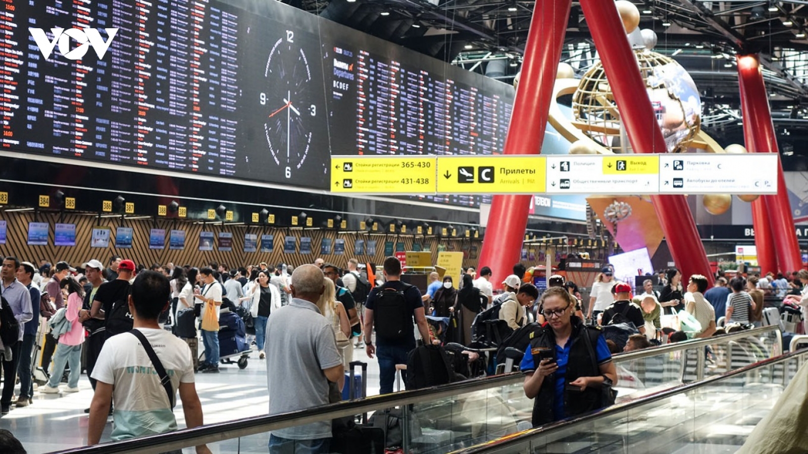 Hơn 500 chuyến bay bị hủy trong 5 ngày tại Moscow và St. Petersburg, LB Nga