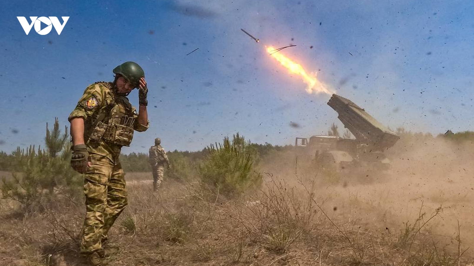 Ông Trump tung đòn kép: Vũ trang Ukraine, buộc châu Âu chia lửa với Mỹ
